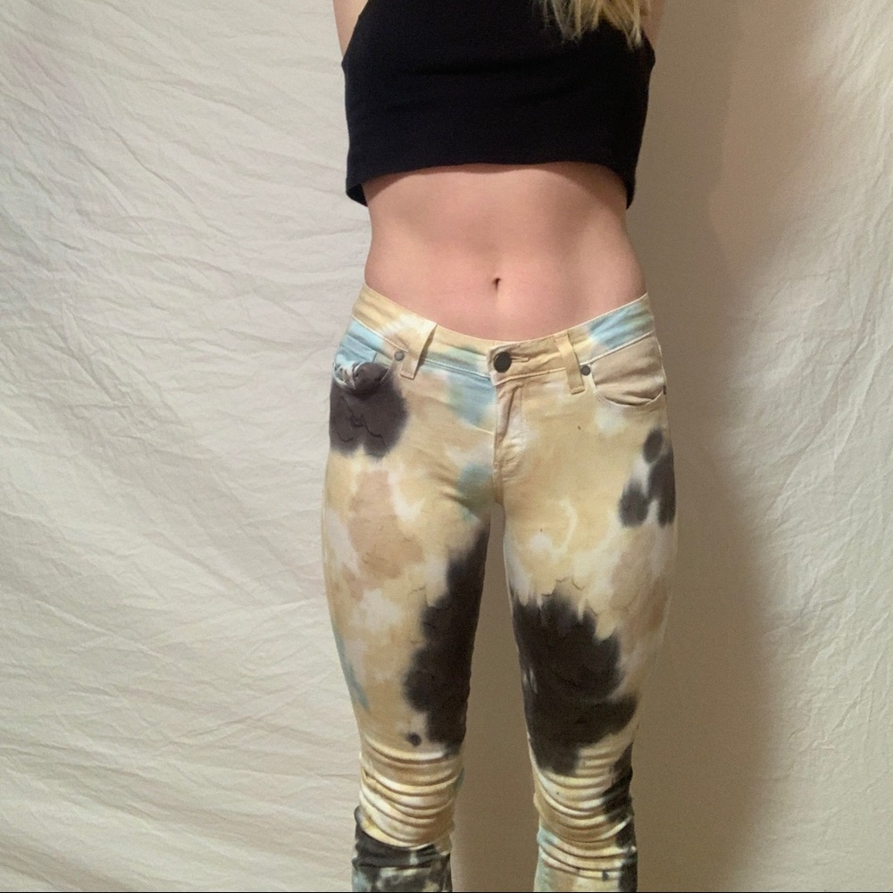 Tie dye skinny jeans!